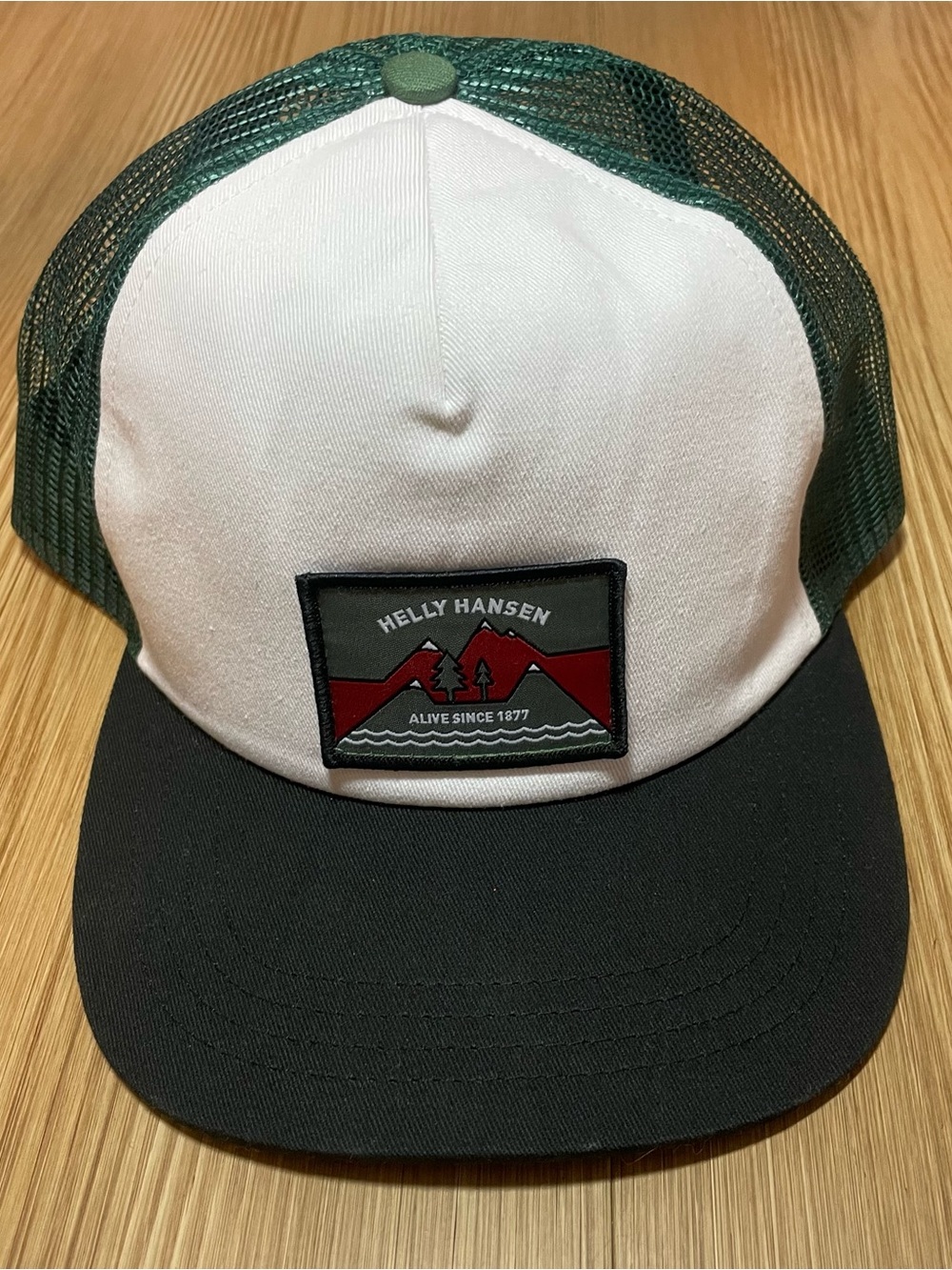 Helly Hansen Mens Mesh Trucker Hat Snapback Green White Cap Mountain Patch